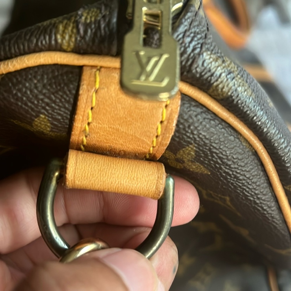 Louis Vuitton Keepall 60 Bandouliere Duffel Bag - Picture 5 of 16